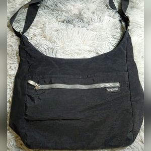 Baggallini Black Bag Purse Tan Lining